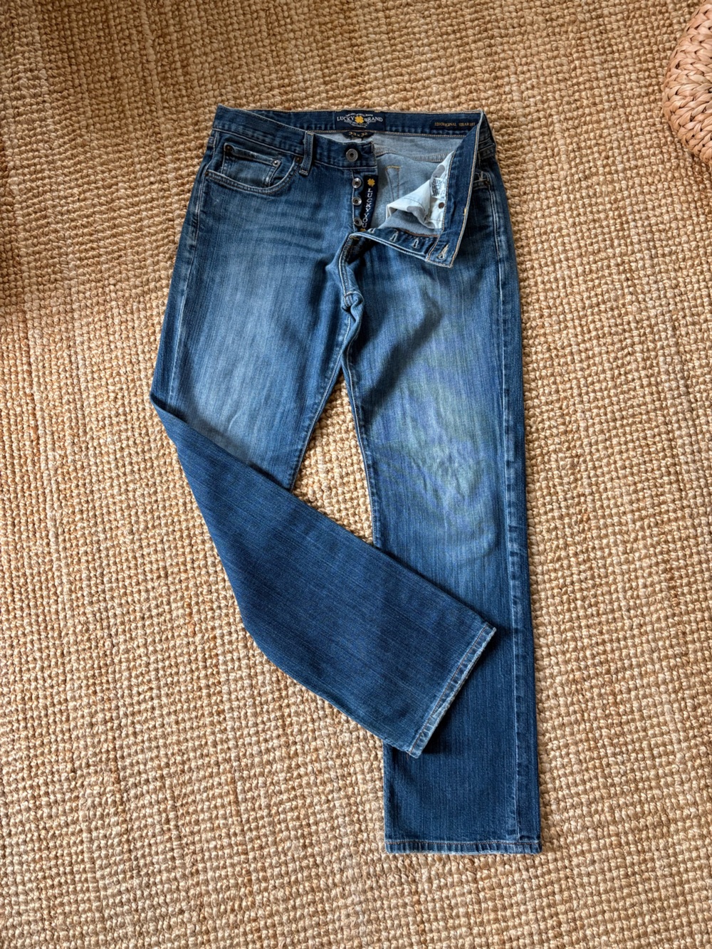 Lucky Brand Men's Straight Jeans in Indigo Faded Wash W 33 L 32